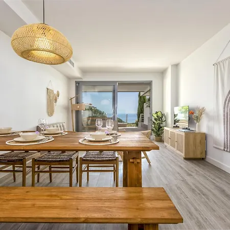 Διαμέρισμα Vivi Homes - Casa Ferli Pool, Garden, Golf & Sea View Μαρμπέλλα